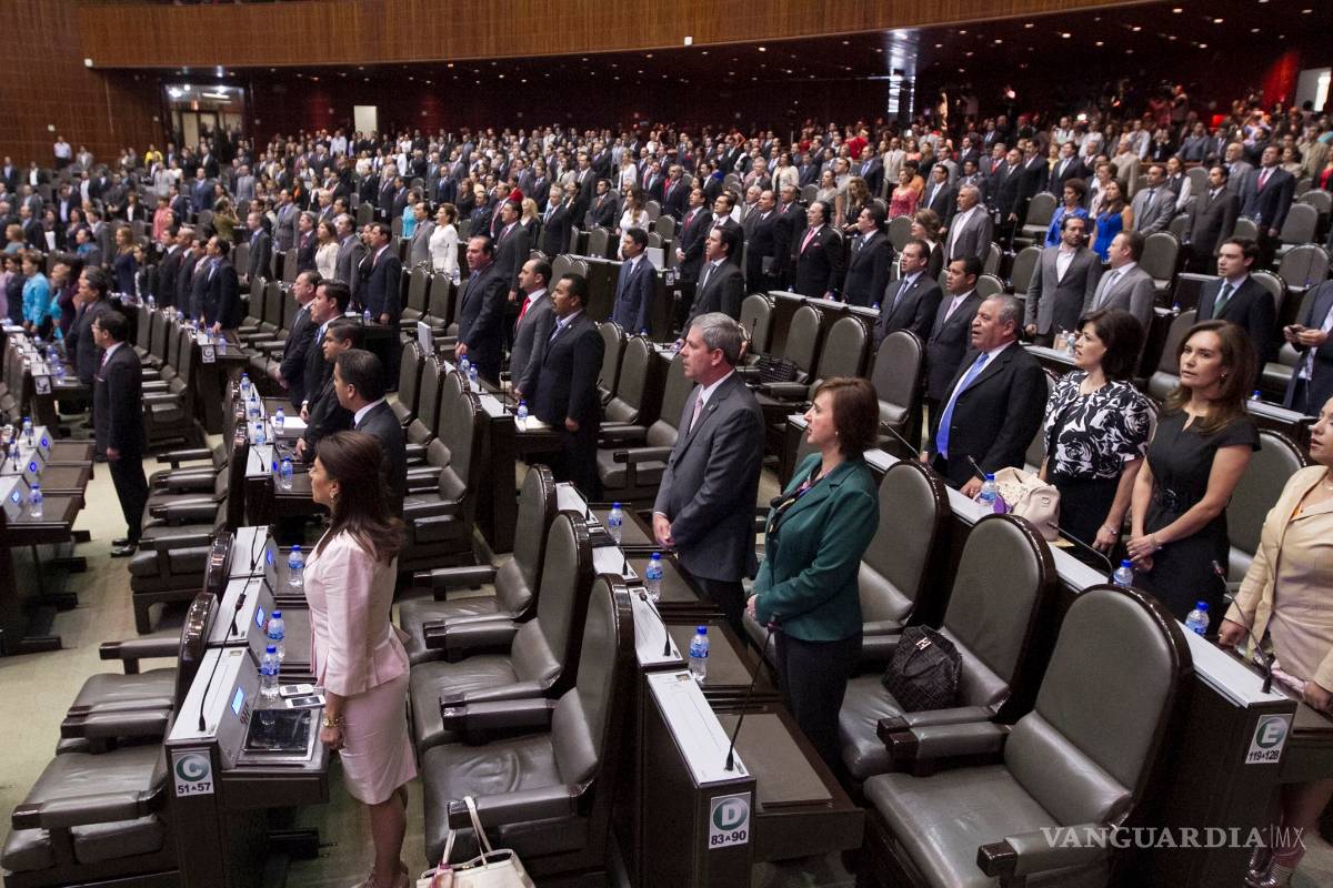 Proponen quitar prestaciones &quot;abusivas&quot; a altos funcionarios