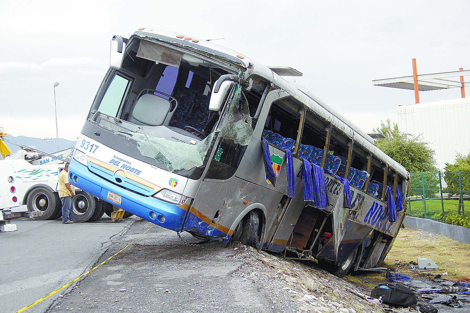 Camionazo en Saltillo, un muerto y 35 heridos