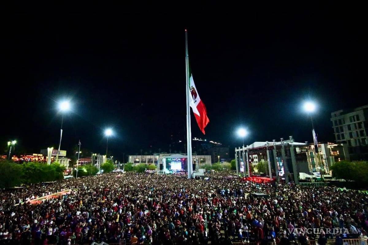 Román Alberto Cepeda preside ceremonia del Grito de Independencia en Torreón