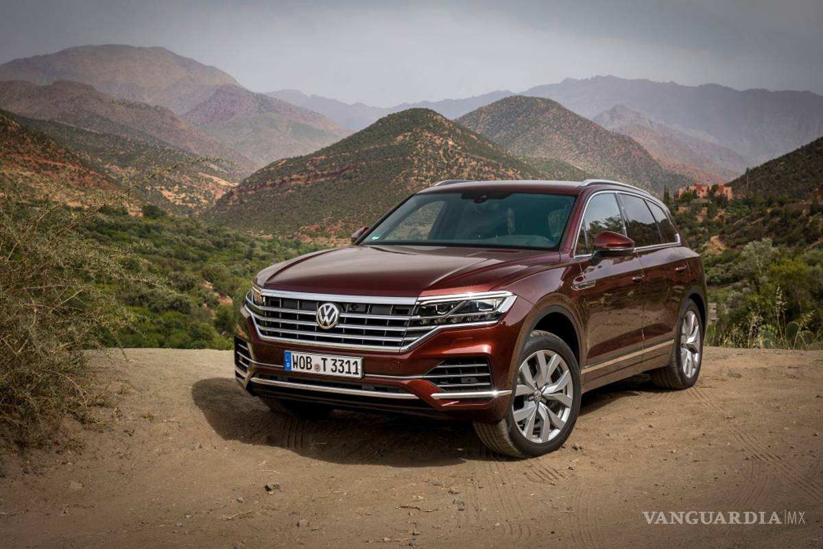 Tercera generación del Touareg de la Volkswagen roba las miradas por su nuevo diseño