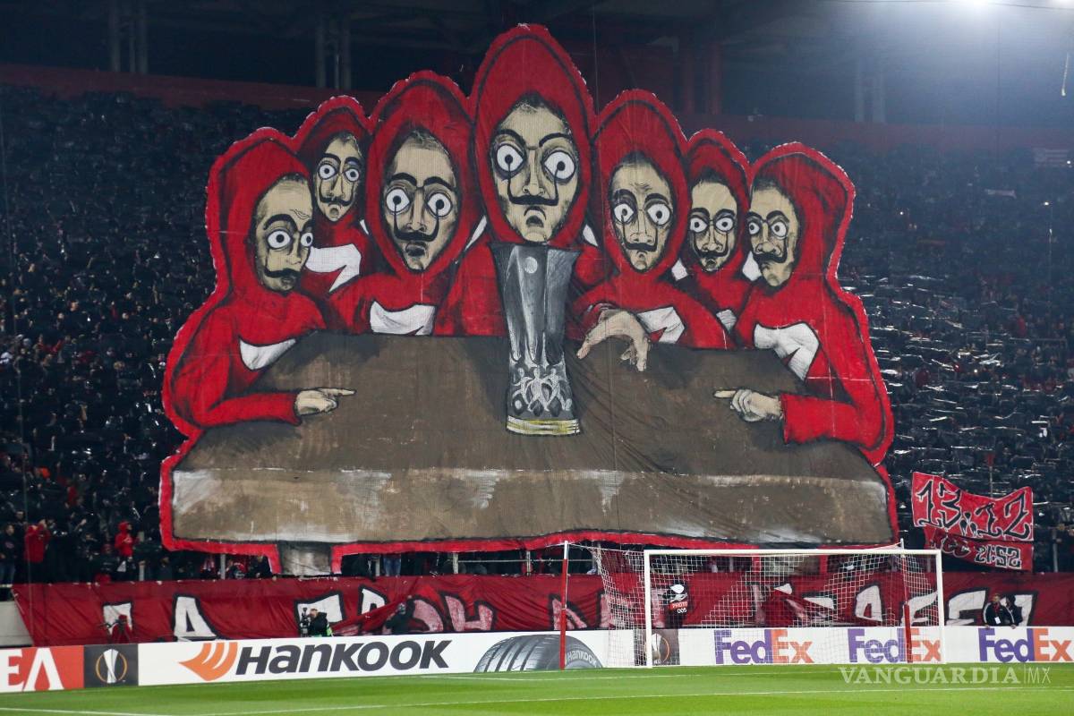 $!'Il Diavolo' se quema en el 'Infierno Griego': el AC Milan no sale de su crisis y es eliminado por el Olympiacos en la Europa League