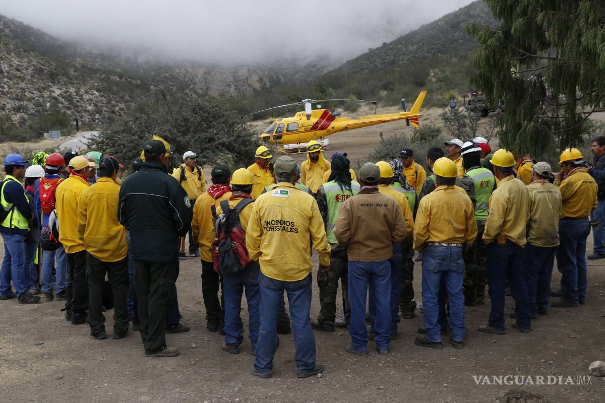Un millón de pesos diarios cuesta combate a incendio en cañón de San Lorenzo