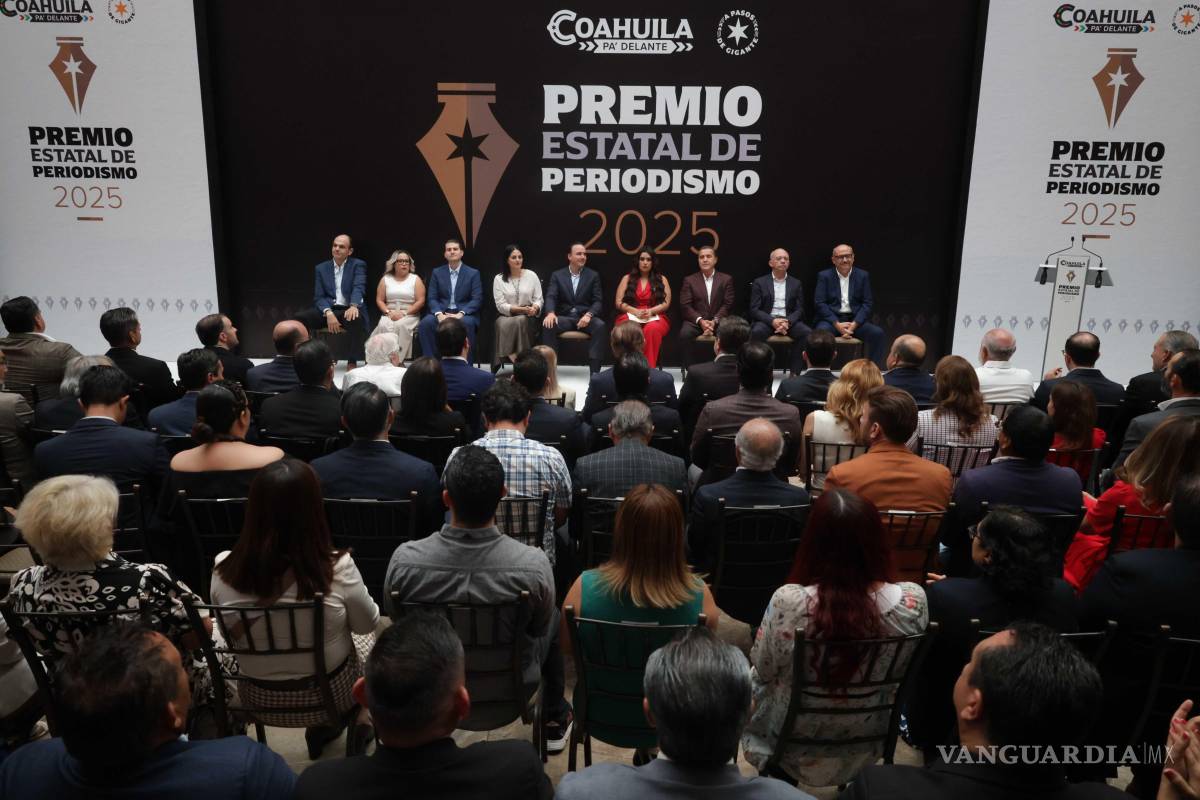 $!Martha Guadalupe Santos de León fue galardonada de manera póstuma; su hija recibió el premio en su representación.