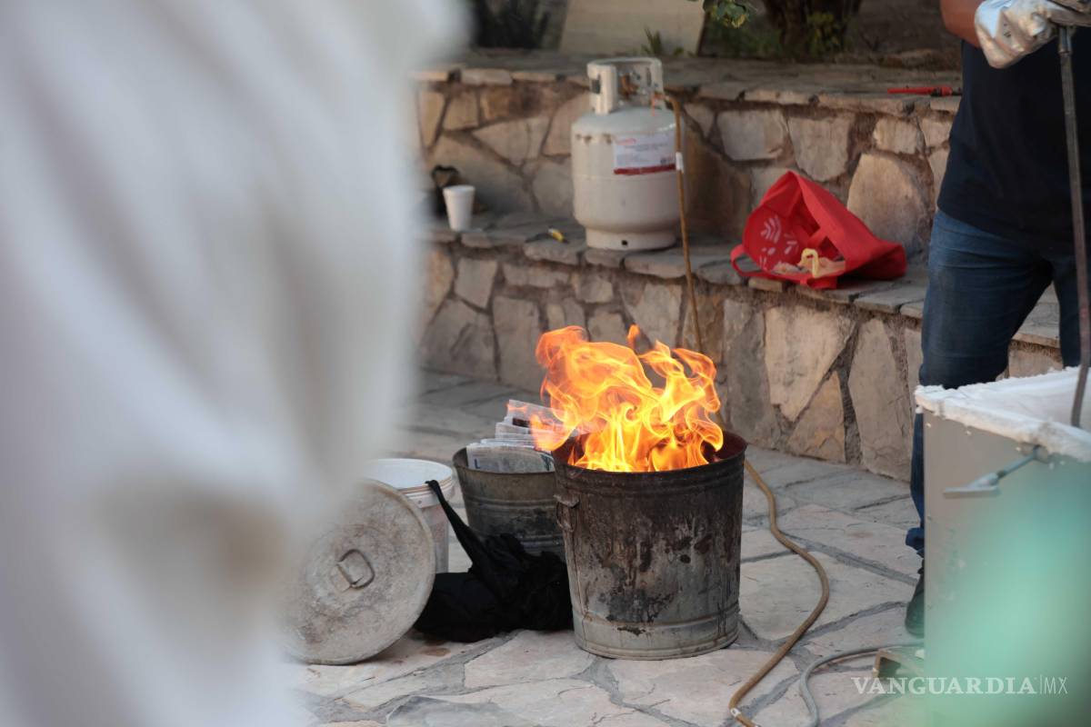 $!Celebran el Día del Ceramista con exhibición de cerámica rakú en el Museo del Desierto
