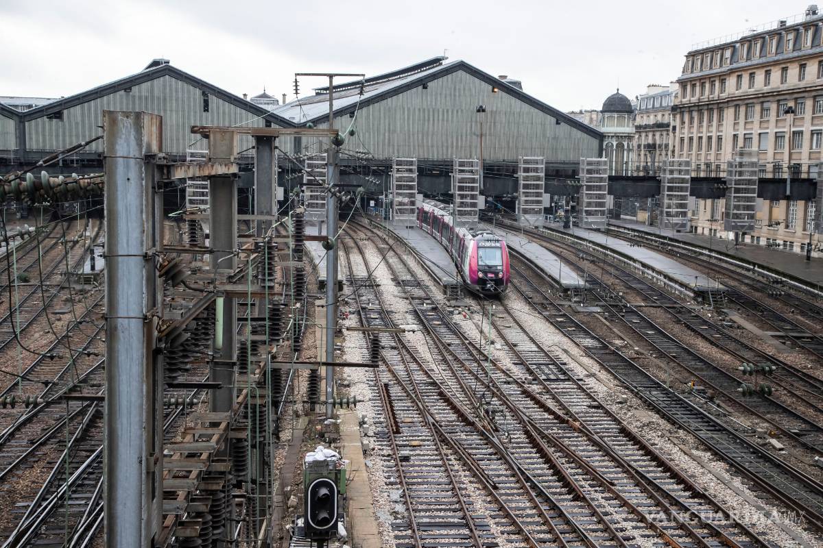 $!Después de 29 días, huelga de trenes y el metro en Francia bate récord