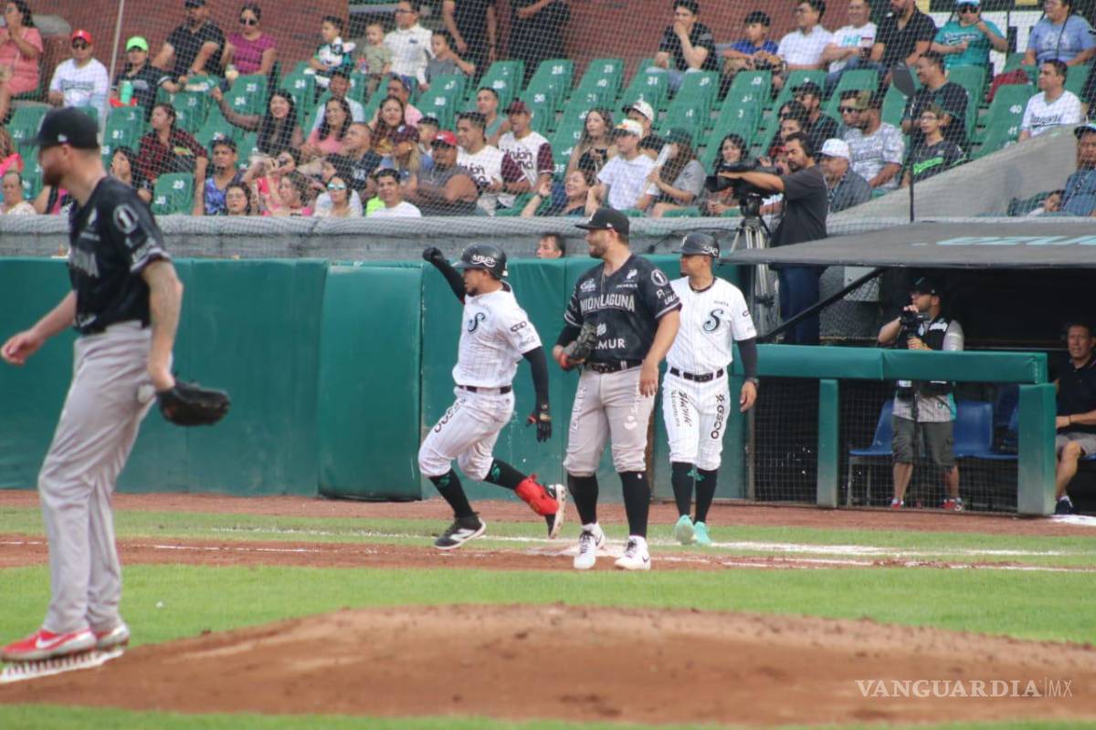 $!Los Saraperos de Saltillo no pudieron regresar nunca en el primer partido de la doble cartelera de este sábado en el Madero ante los Algodoneros de Unión Laguna.