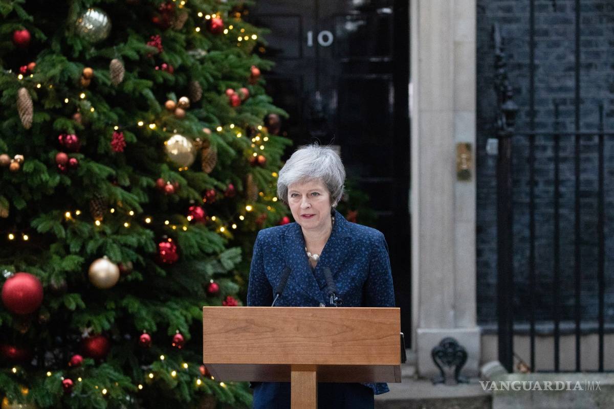 $!Theresa May cerca de caer del precipicio y perder hoy el liderazgo de su partido