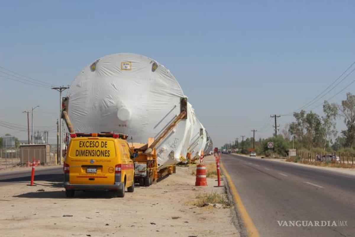 Pese a bloqueo, ingresan tanques de cervecera en Mexicali