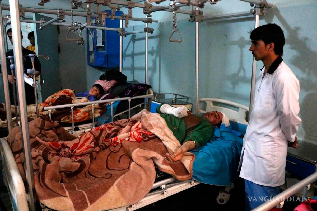 Deja 8 muertes en Afganistán explosión de un coche bomba