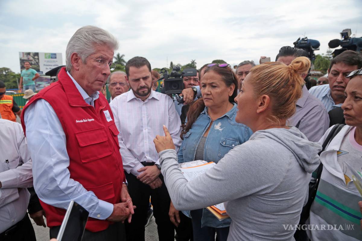 Citan a comparecer a Ruiz Esparza y Graco por socavón en Paso Express