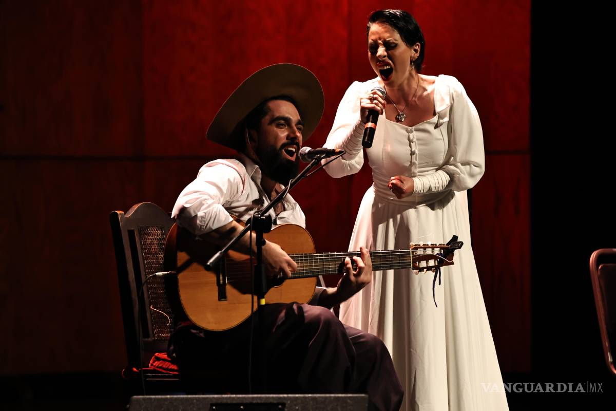 $!La lluvia no detuvo a los saltillenses para disfrutar la clausura del Festival Internacional de Guitarra
