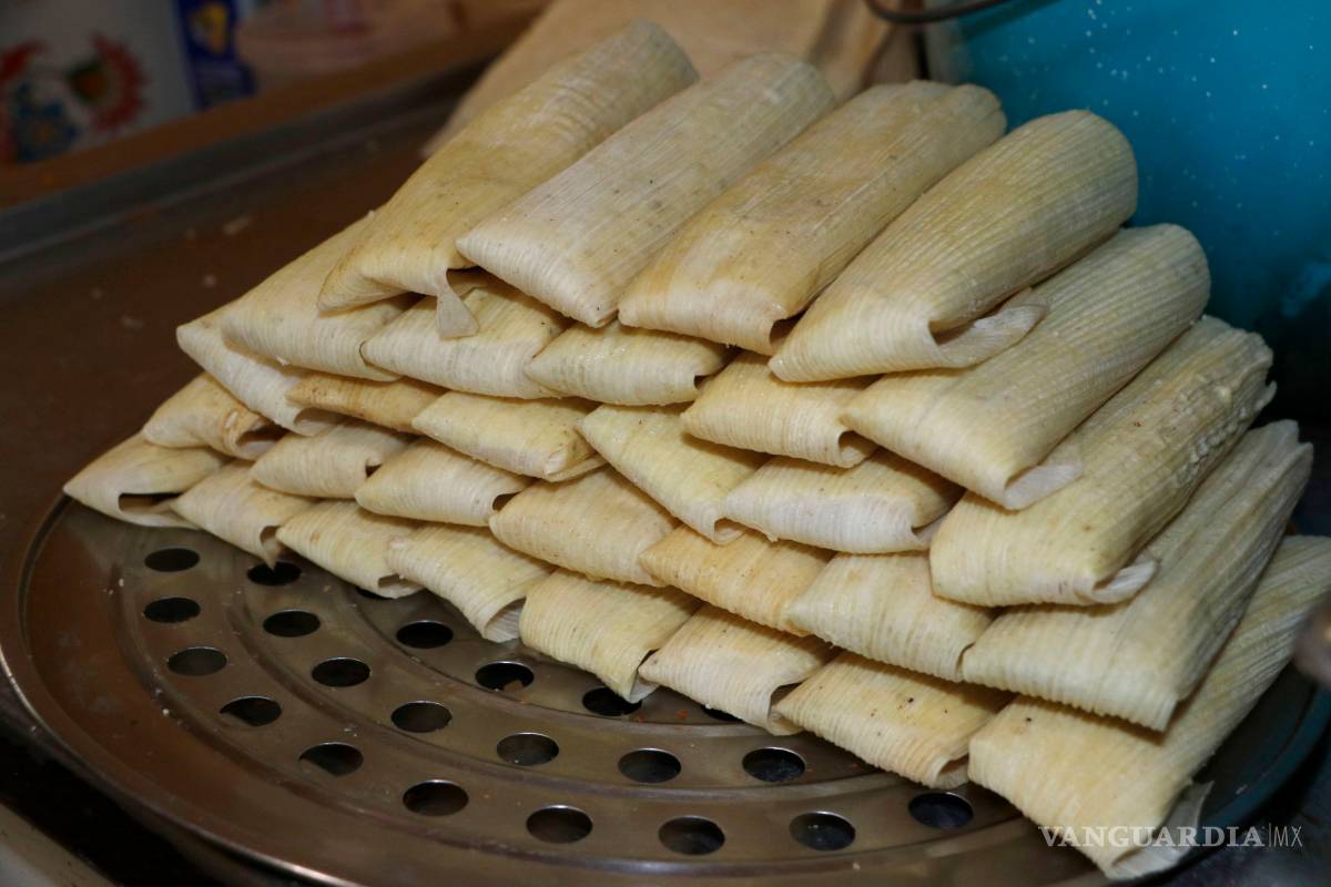 $!Se agotan los tamales en negocios de Saltillo