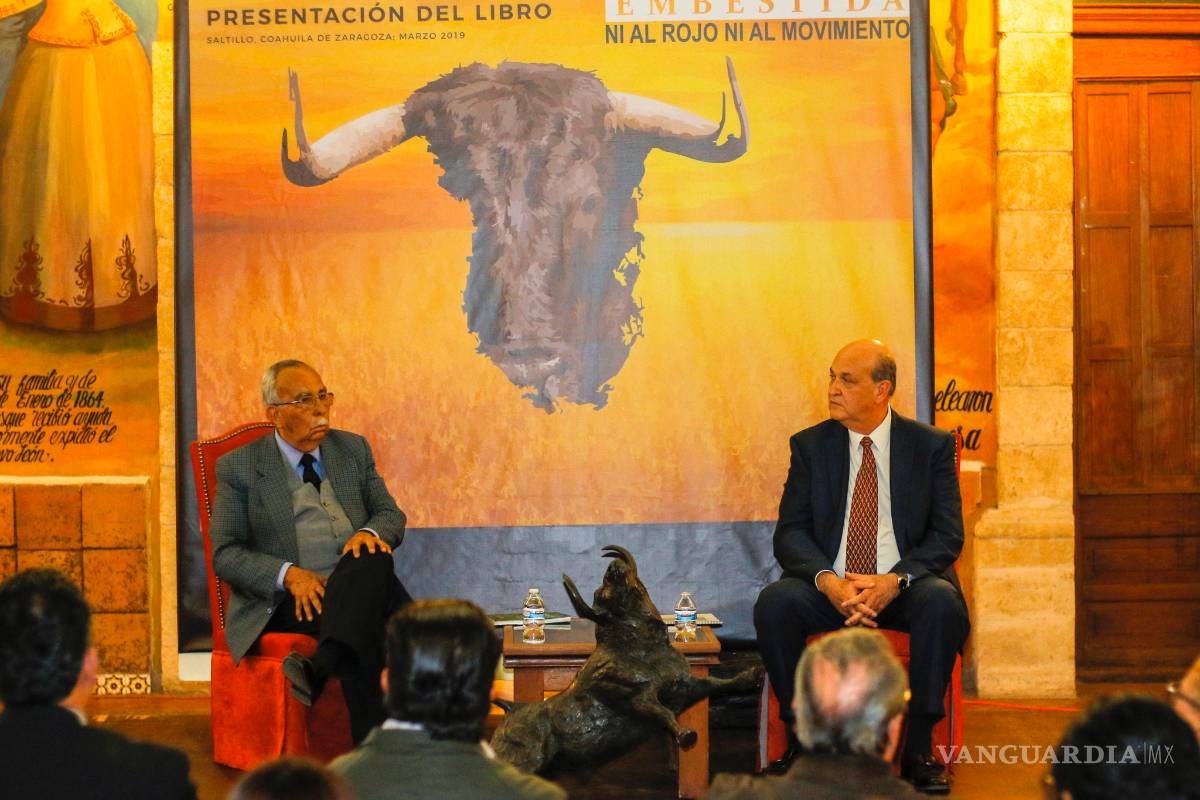 $!Presenta Pancho Miguel su teoría taurina en el Cecuvar