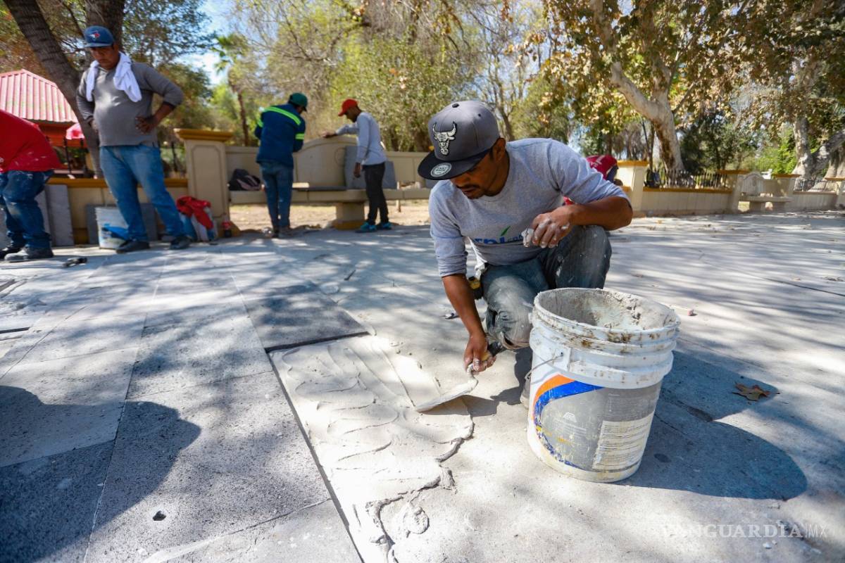 $!Avanzan trabajos de rehabilitación en la Alameda Zaragoza en Torreón