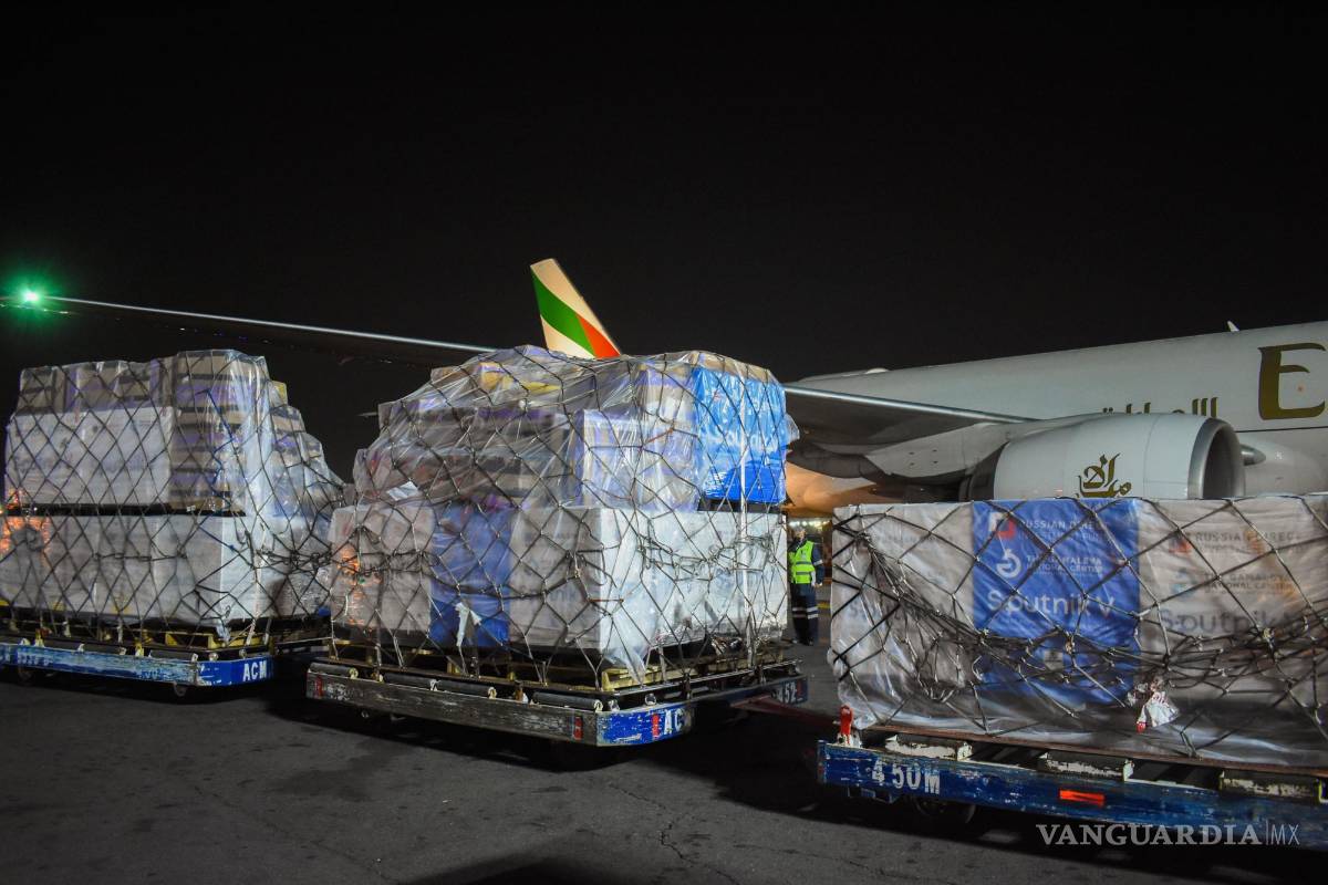 Llegan a México 600 mil vacunas contra COVID-19 de Sputnik