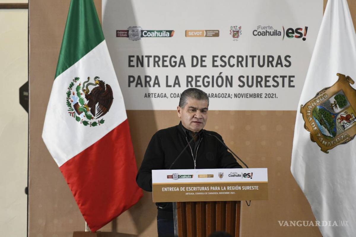 Entregan más de 200 escrituras a familias de la región sureste de Coahuila
