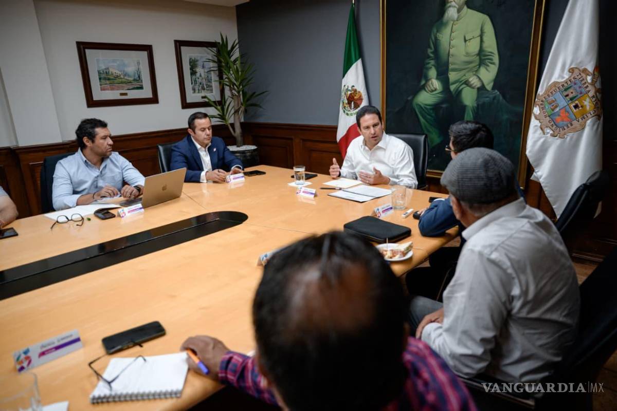 $!El alcalde Javier Díaz González se reunió con responsables de la Dirección de Medio Ambiente y Desarrollo Sustentable para fortalecer acciones en la ciudad.