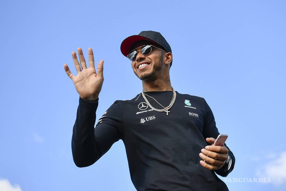 Llega Lewis Hamilton a Hungría con un gran impulso