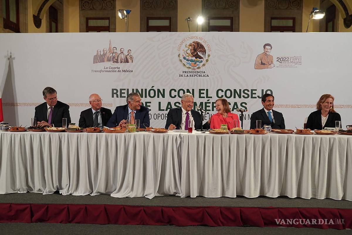 $!Andrés Manuel López Obrador (c), junto con integrantes de su gabinete durante una reunión con empresarios de Estados Unidos en Palacio Nacional.