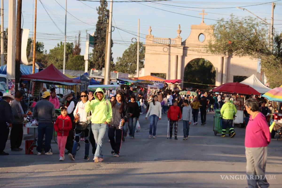 $!Los vendedores fueron los primeros en llegar.