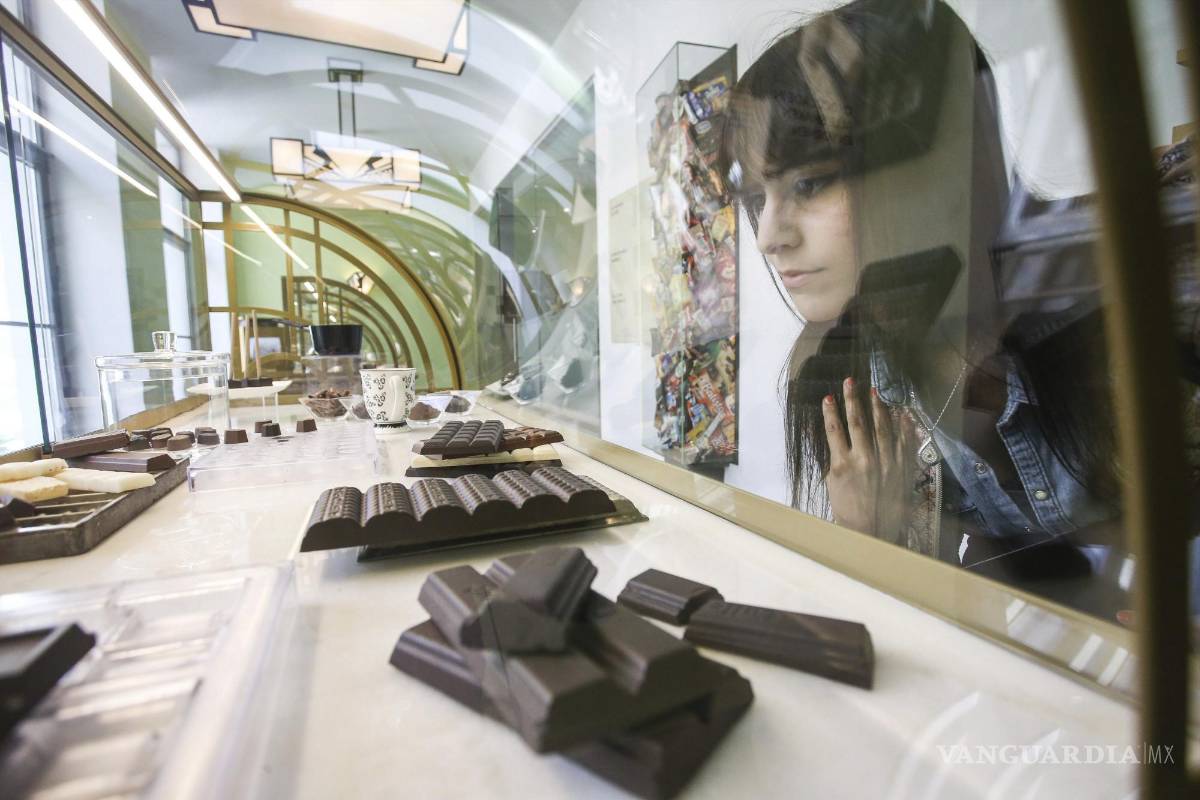 $!Fue en la década de los 30 del pasado siglo, cuando el chocolate se puso de moda entre los jóvenes y los más pequeños. EFE/Julien Warnand