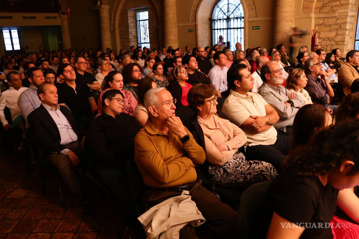 $!El Museo de las Aves fue el espacio idóneo para una noche de música clásica con piezas emblemáticas del repertorio para cuerdas.