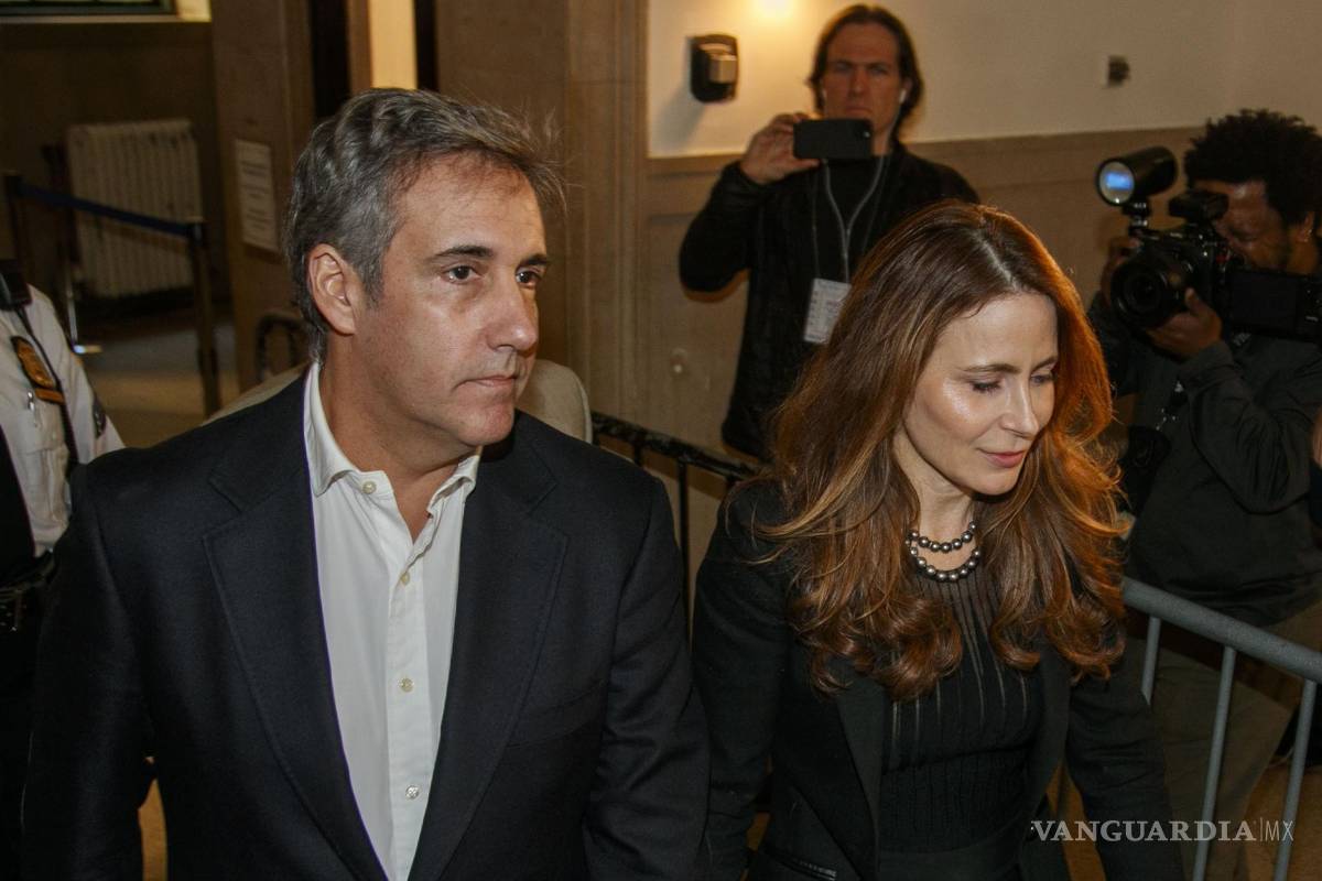 $!El exabogado de Trump, Michael Cohen (izq.), regresa al juicio por fraude civil del expresidente estadounidense Donald J. Trump en Nueva York.