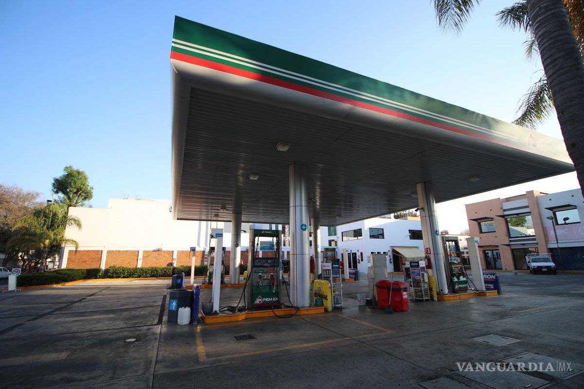 Desabasto de gasolina en Michoacán cumple un mes