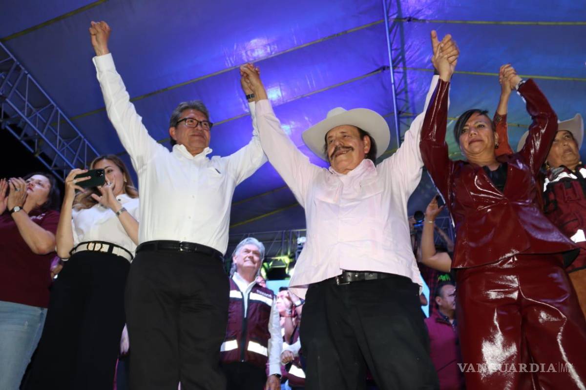 $!Al cierre de la campaña lo acompaño Ricardo Monreal, senador de Morena, junto a demás candidatos a diputados.