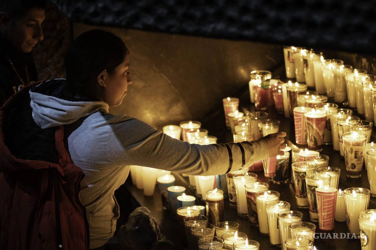 $!Miles de feligreses acudieron a la Basílica de Guadalupe para celebrar a la Virgen María en su día.