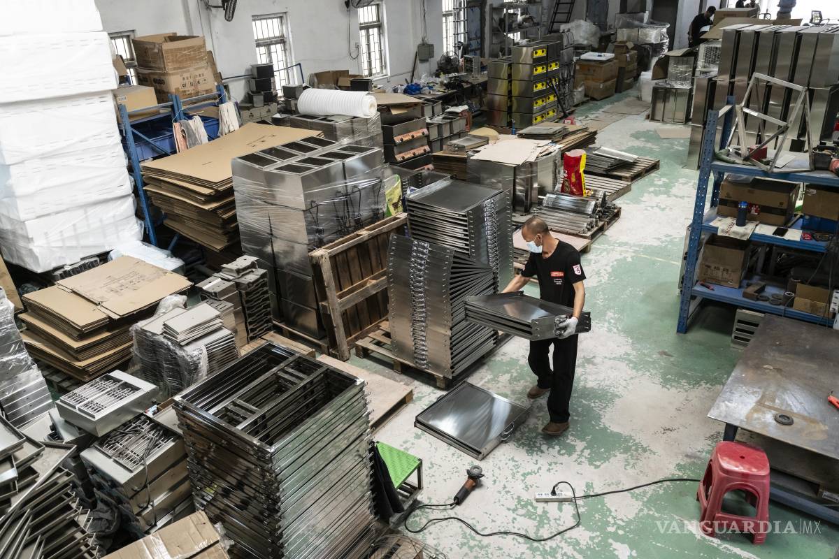 La lucha de las fábricas en China para sobrevivir a los aranceles de Trump