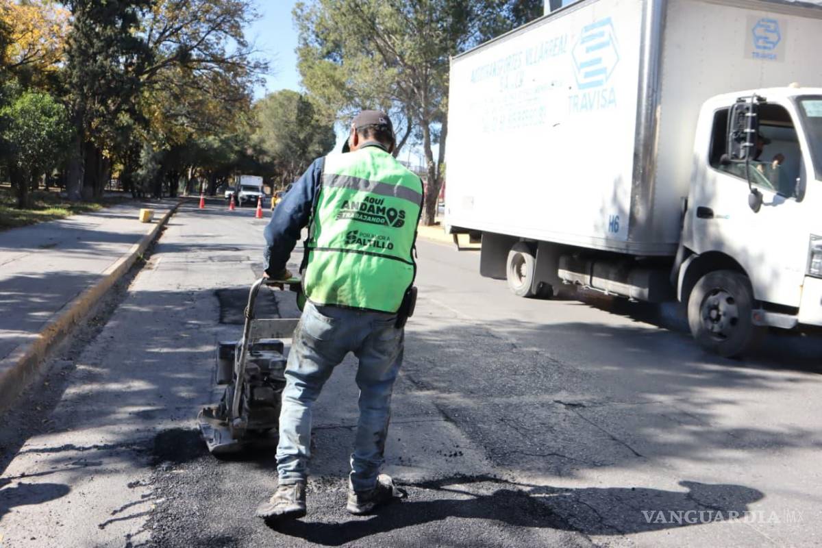 $!Municipio refuerza mantenimiento vial en sectores de alta circulación de Saltillo