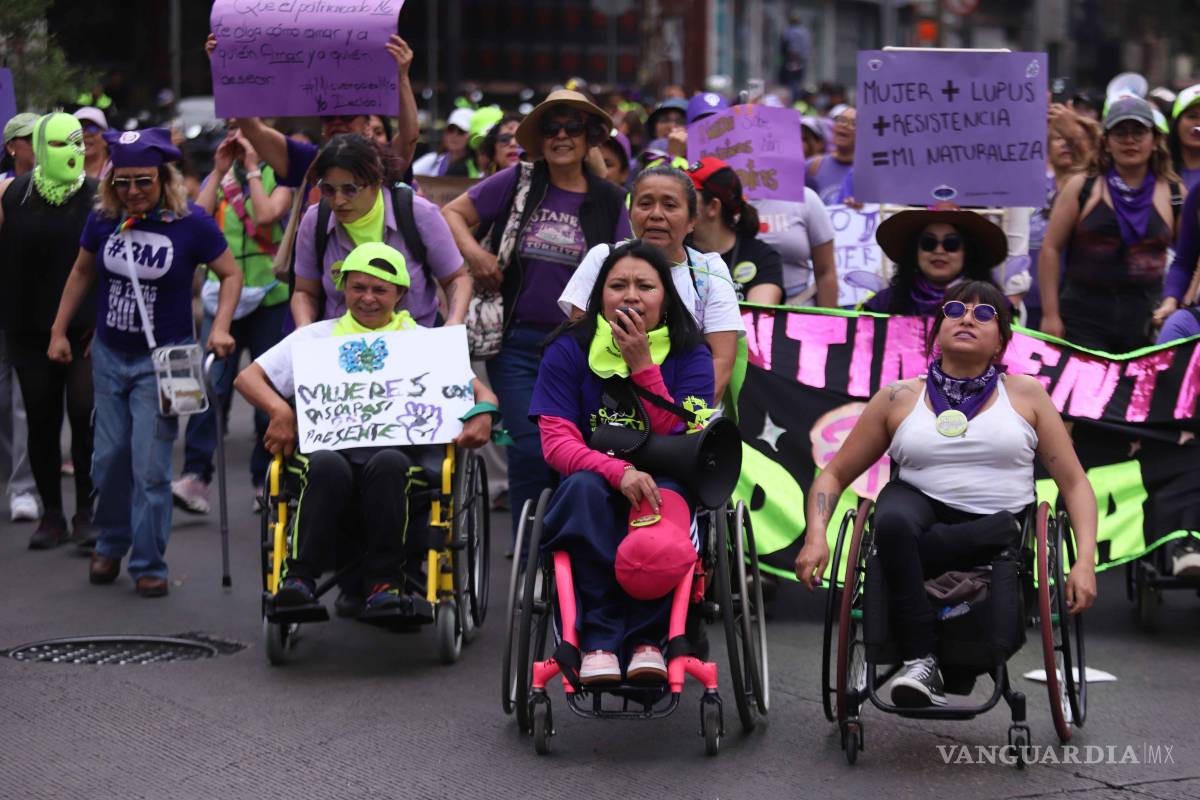 $!CIUDAD DE MÉXICO, 08 MARZO 2026.- En el marco del Día Internacional del Día de la Mujer, mujeres con discapacidad exigieron justicia durante la marcha del 8M en Avenida Paseo de la Reforma.