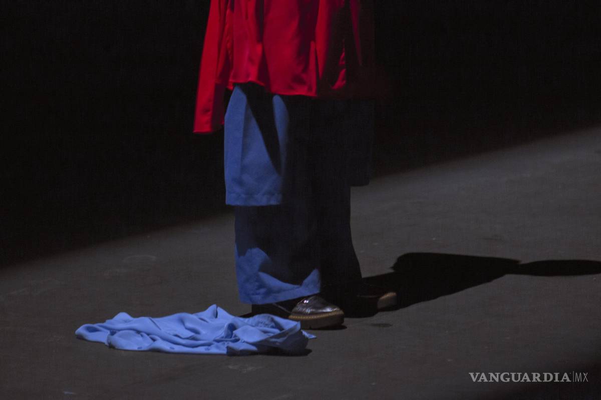 $!Danza y artes visuales se conjugan en disrupción de lo binario en la obra ‘Según Dos’