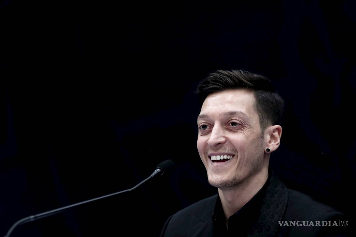 Necaxa, equipo de Mesut Özil, experto en generar ingresos millonarios en fichajes