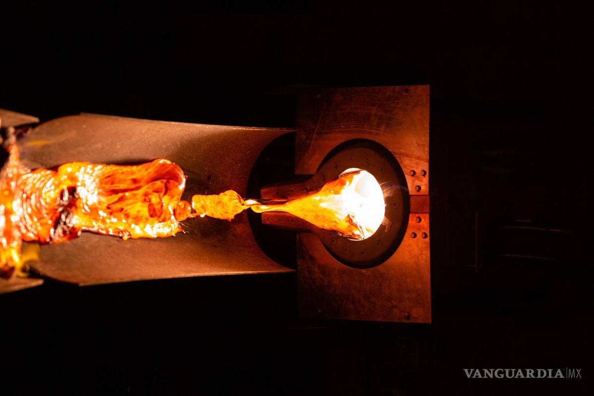 $!Experiencia gastronómica 'Forces of Nature' en AlUla, roca fundida vertida.