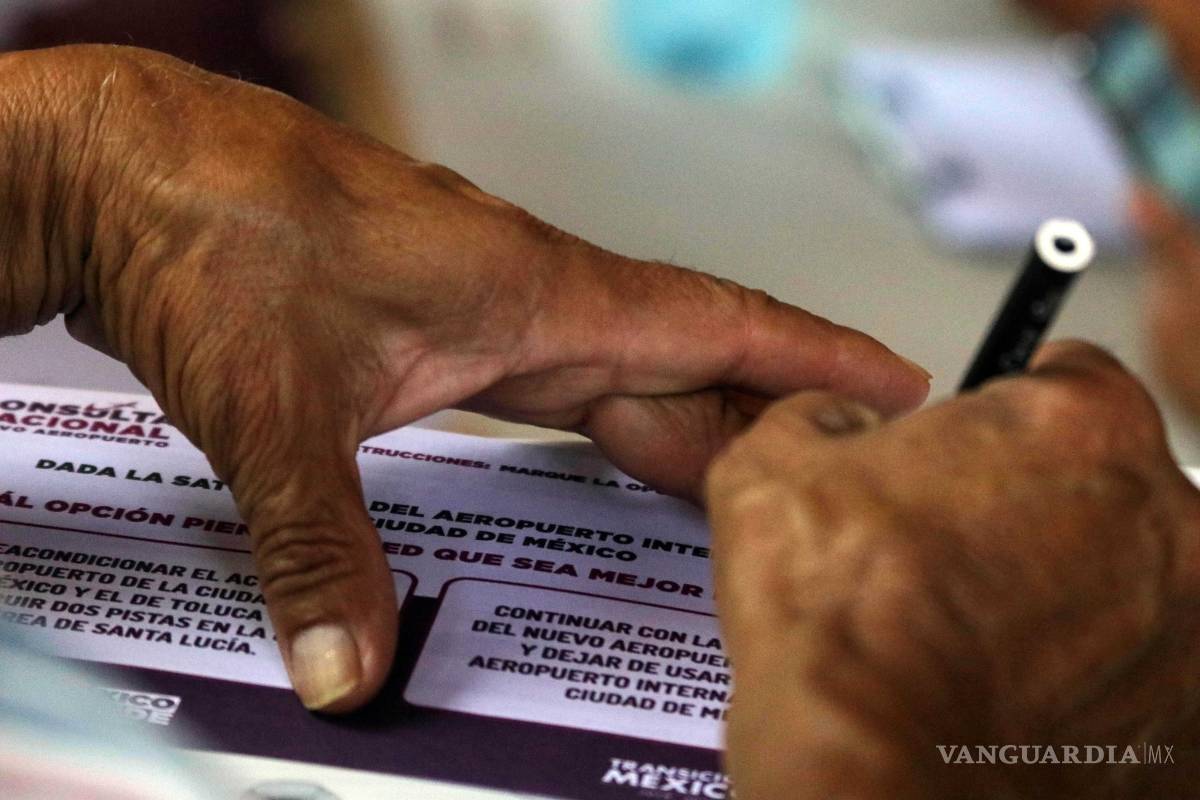 Cierra la primera jornada de la consulta ciudadana sobre futuro del NAIM