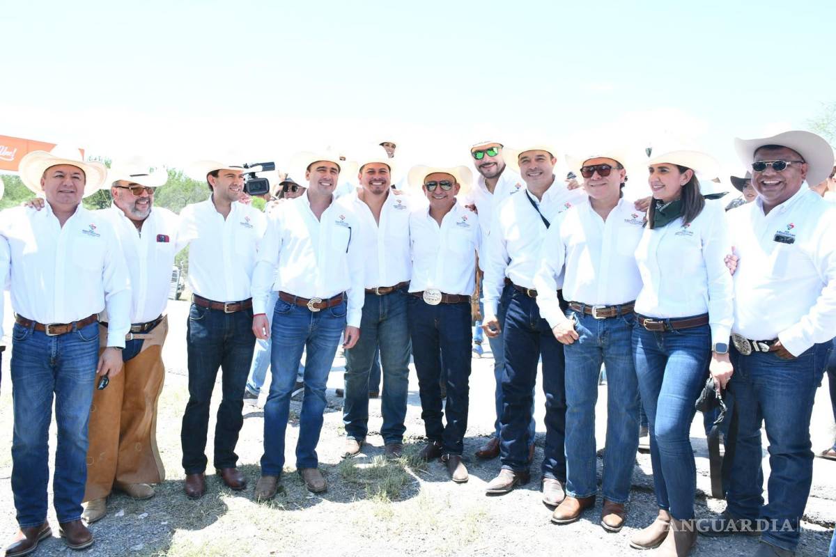 $!Cabalgantes provenientes de las regiones Sureste, Laguna, Centro-Desierto, Carbonífera y Norte de Coahuila, así como del sur de Texas, participaron en la tradicional Cabalgata de San Buenaventura.