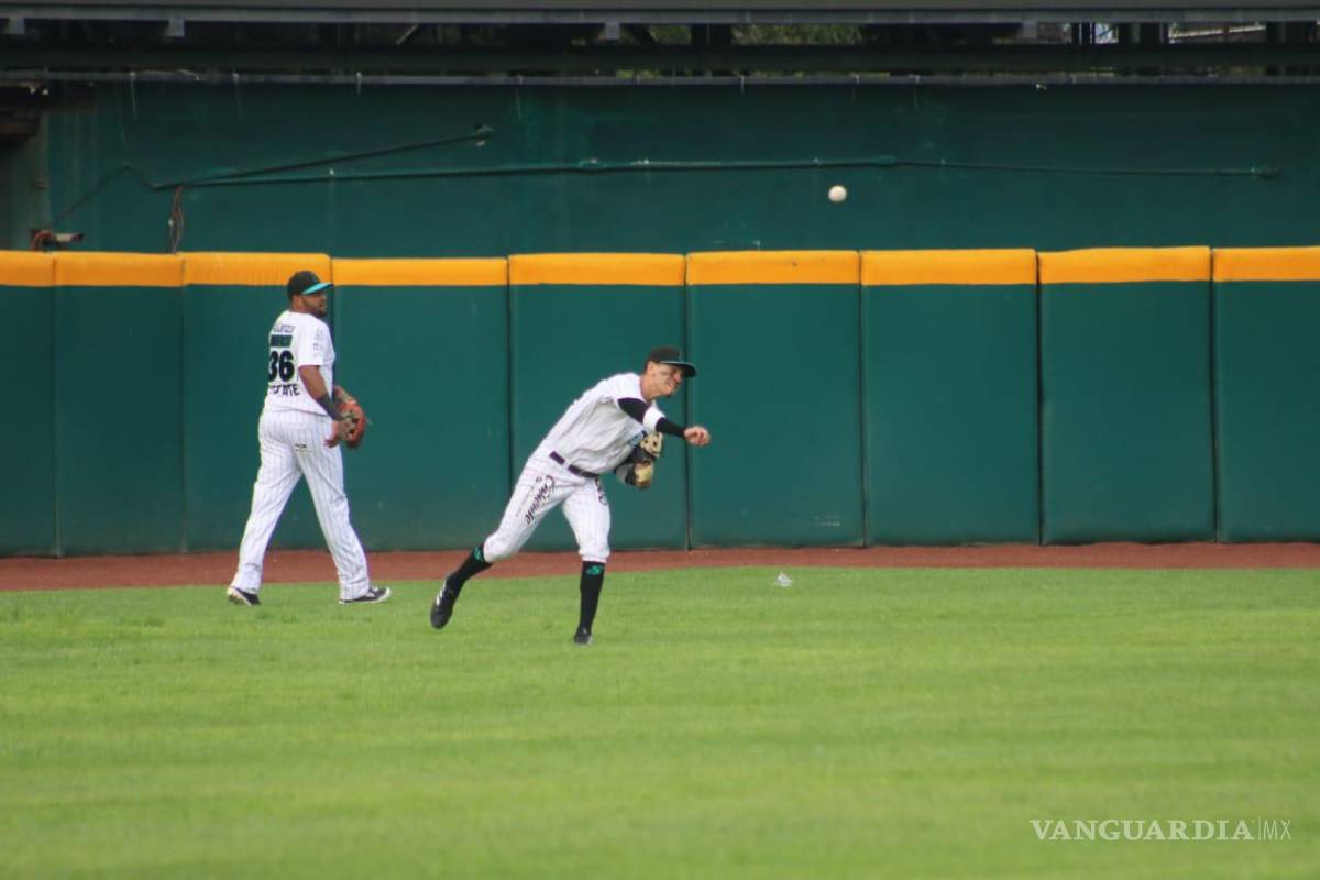 $!Los Saraperos de Saltillo no pudieron regresar nunca en el primer partido de la doble cartelera de este sábado en el Madero ante los Algodoneros de Unión Laguna.