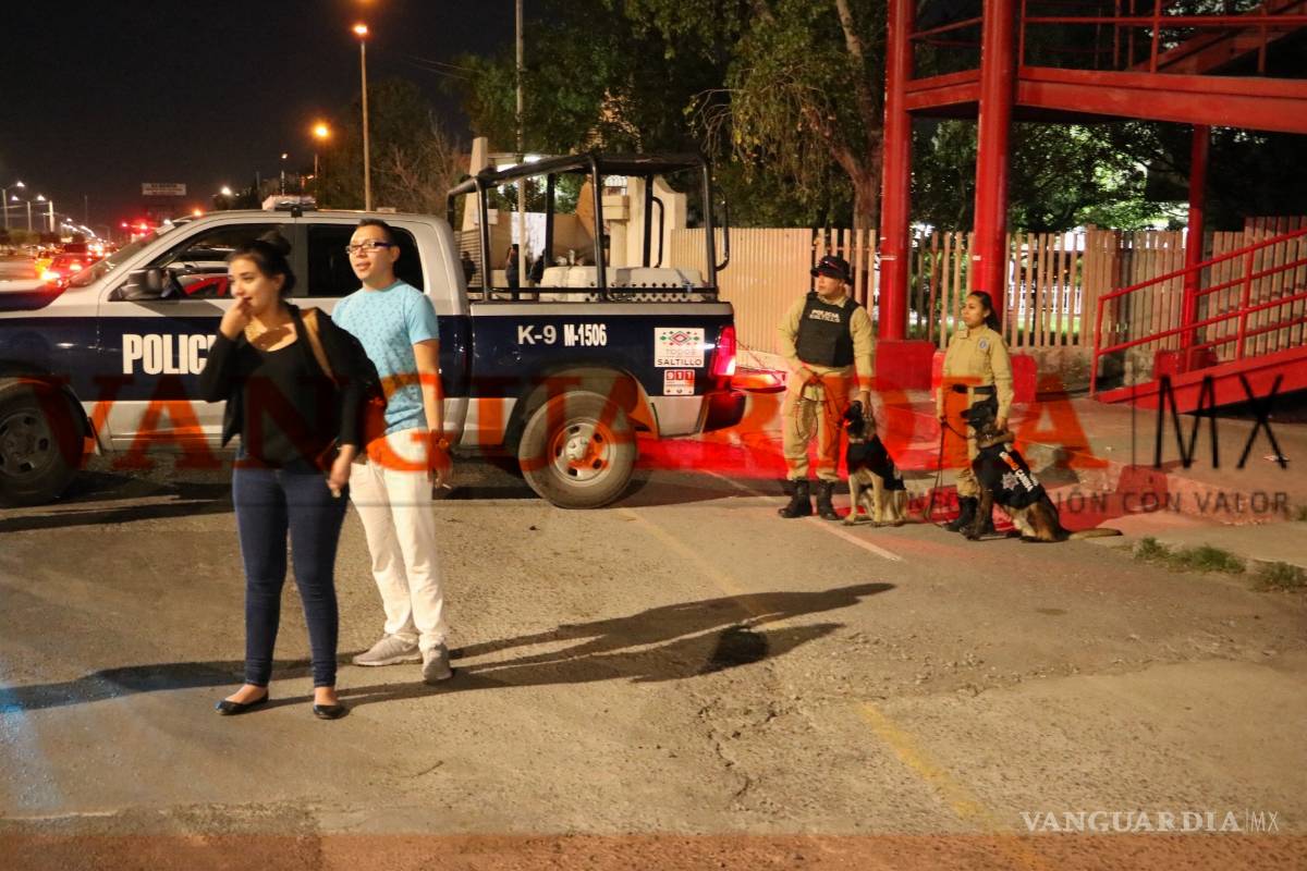 Perros policías vigilan escuelas en Saltillo
