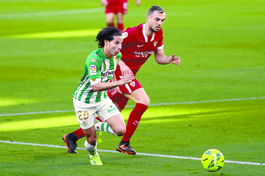 Diego Lainez anuncia positivo a COVID-19