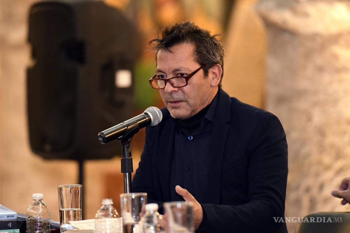 $!Villoro, Cervantes y Palomo: Desde la novela dialogan sobre la poesía