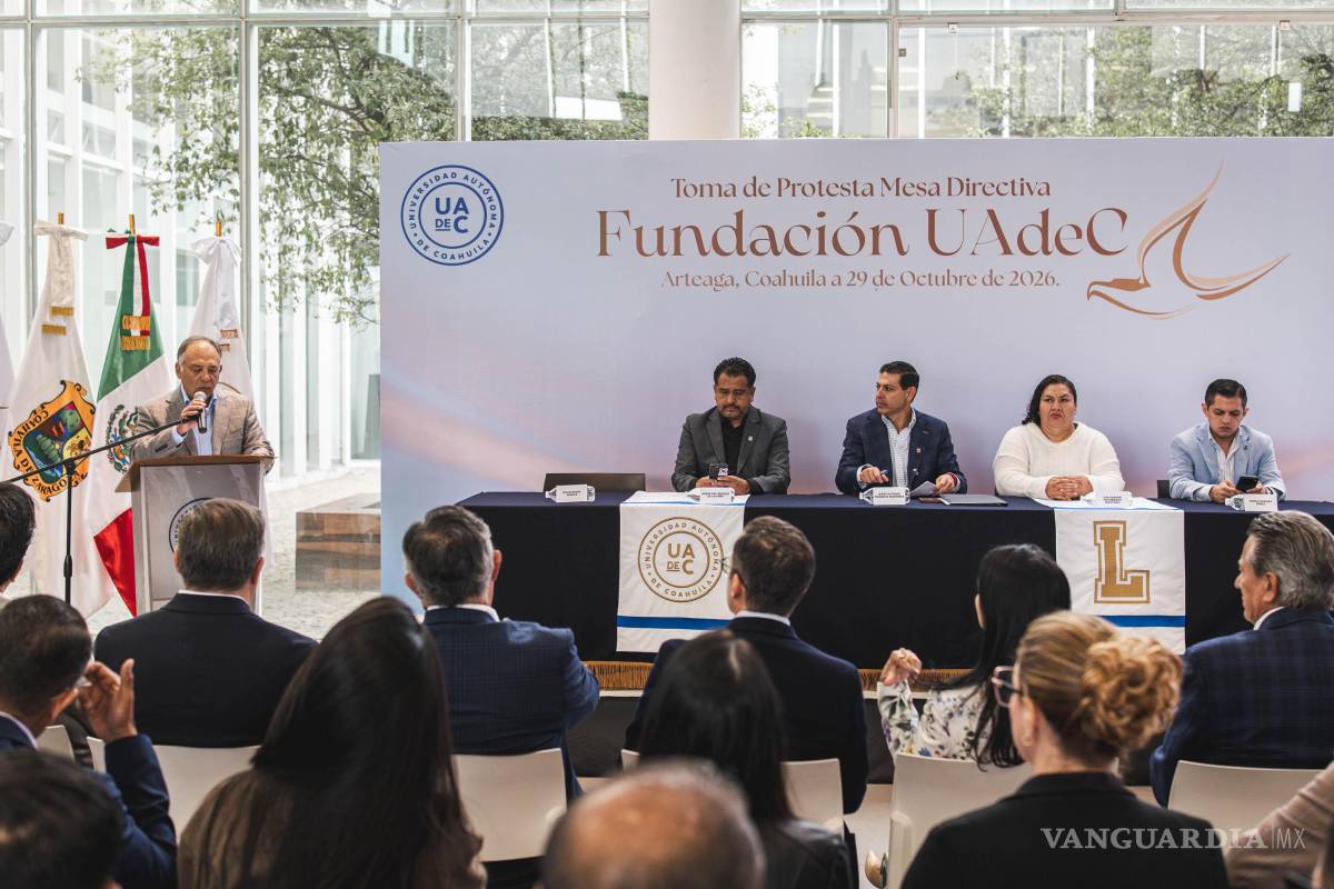 $!Jorge del Bosque de la Peña rindió protesta como presidente de la Fundación UAdeC, organismo enfocado en apoyar a estudiantes y fortalecer proyectos universitarios.