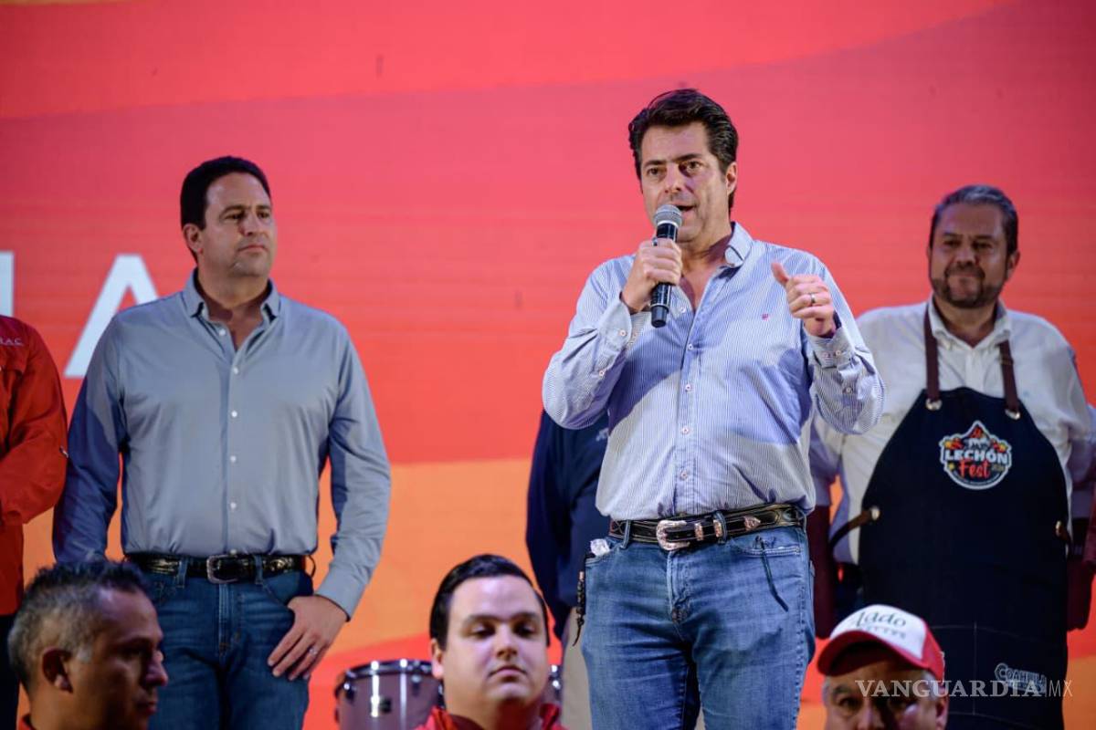 $!Enrique Martínez y Morales, secretario de Inclusión y Desarrollo Social, acudió en representación del gobernador Manolo Jiménez Salinas al Festival de la Paella.