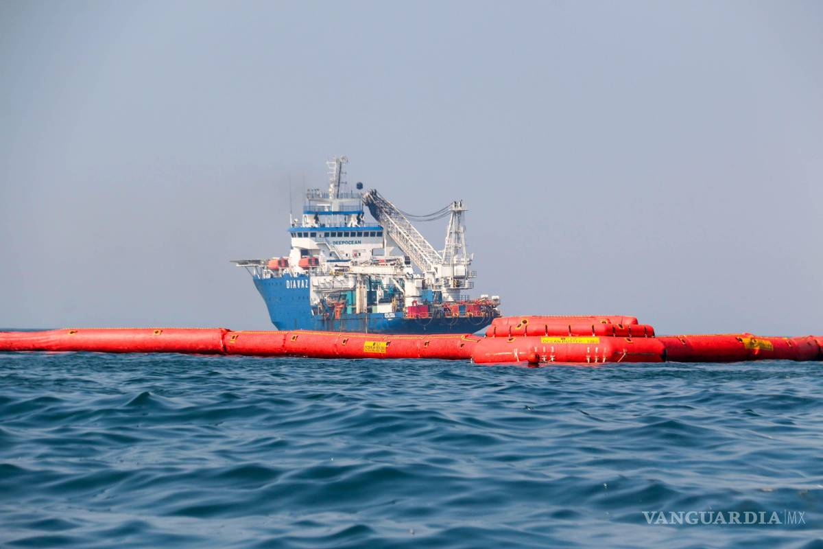 Recupera Pemex 345 mil litros de crudo tras derrame en Veracruz