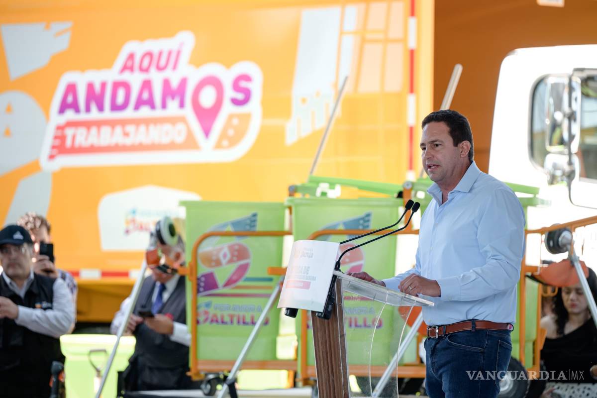 $!El alcalde Javier Díaz González reconoció el compromiso del personal de recolección, a quienes calificó como fundamentales para mantener el orden y limpieza en la ciudad.