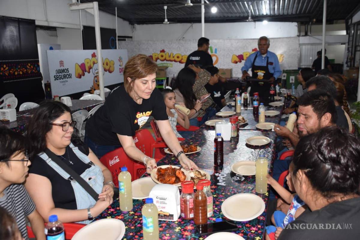 $!Familias de Casa Hogar Abrázame y Casa Feliz acudieron al espacio de APollos DIF instalado en la Feria de Torreón.