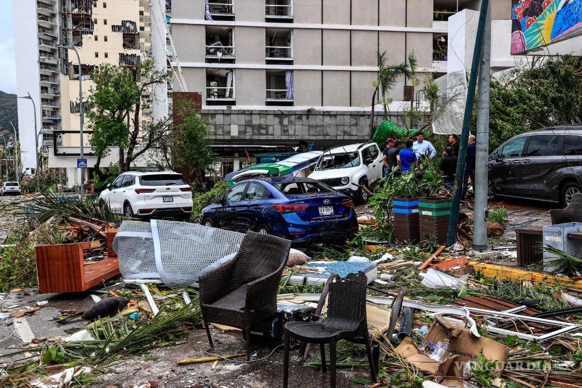 $!Una calle afectada por el paso del huracán Otis en el balneario de Acapulco, en el estado de Guerrero, México.