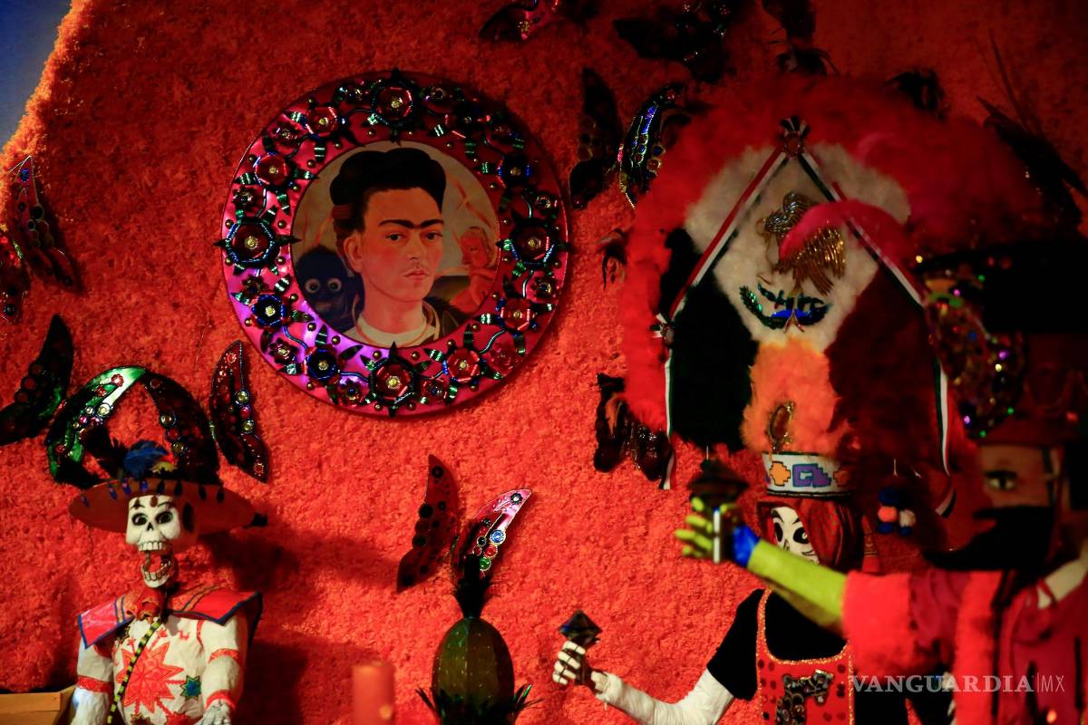 Feria de Chapultepec luce una gran ofrenda por el Día de Muertos en CDMX