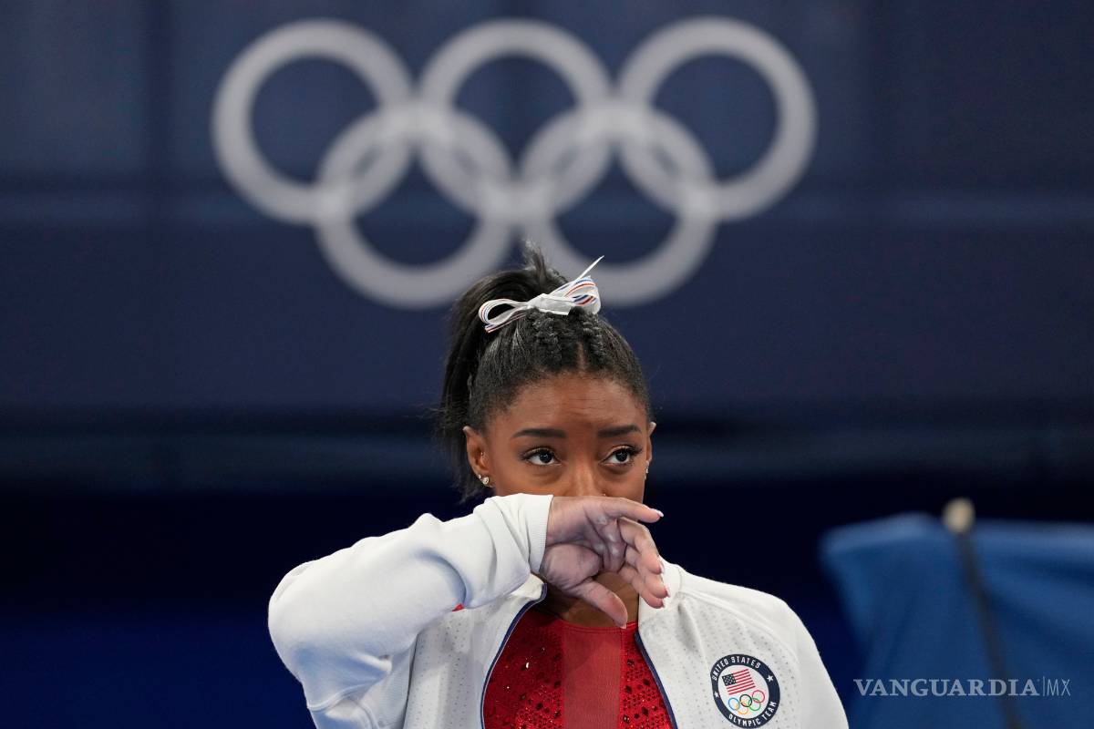 Simone Biles se retira de final por equipos por ataque de ansiedad